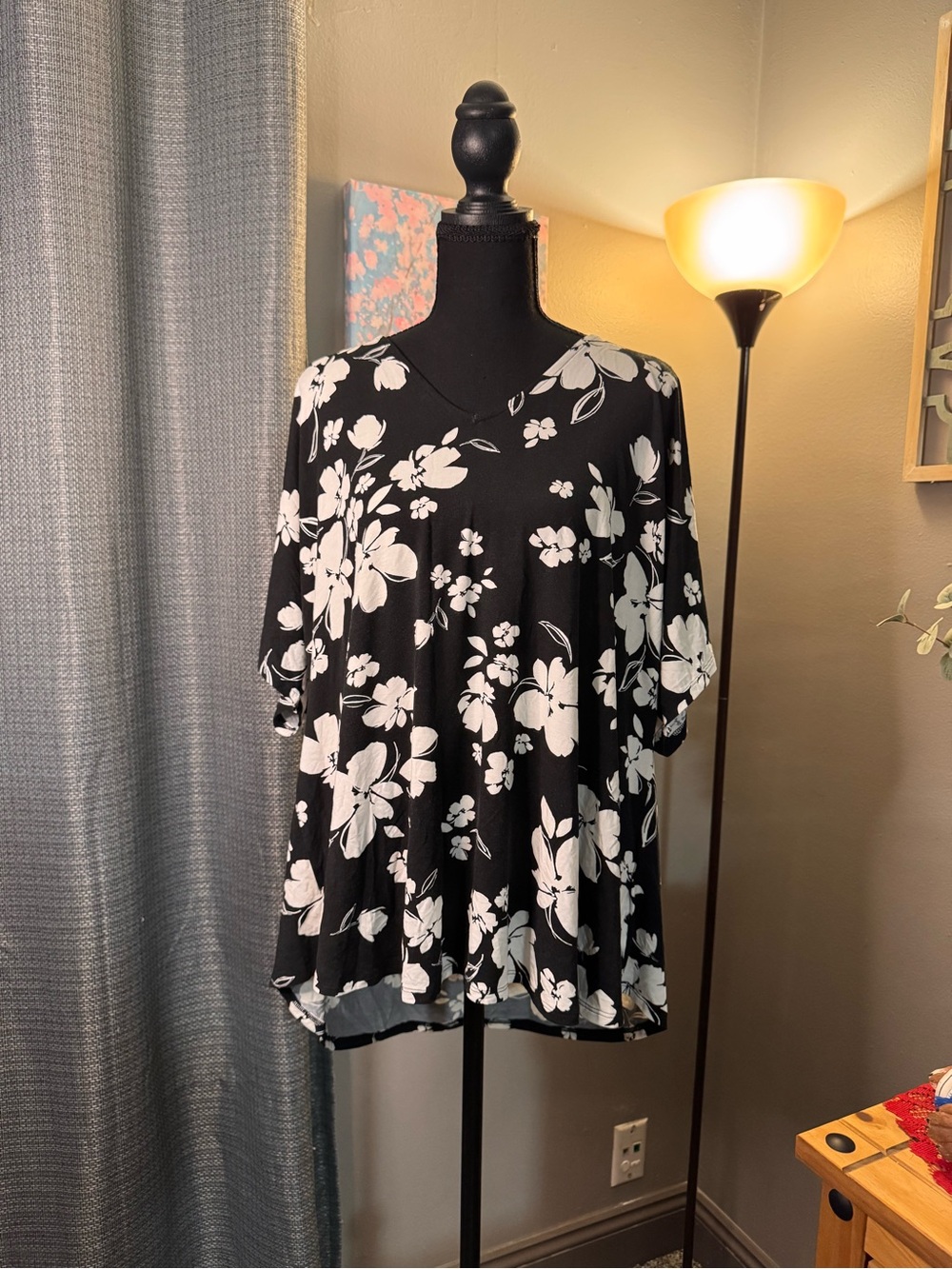 Donna Karan Black and White Floral V-Neck Tunic